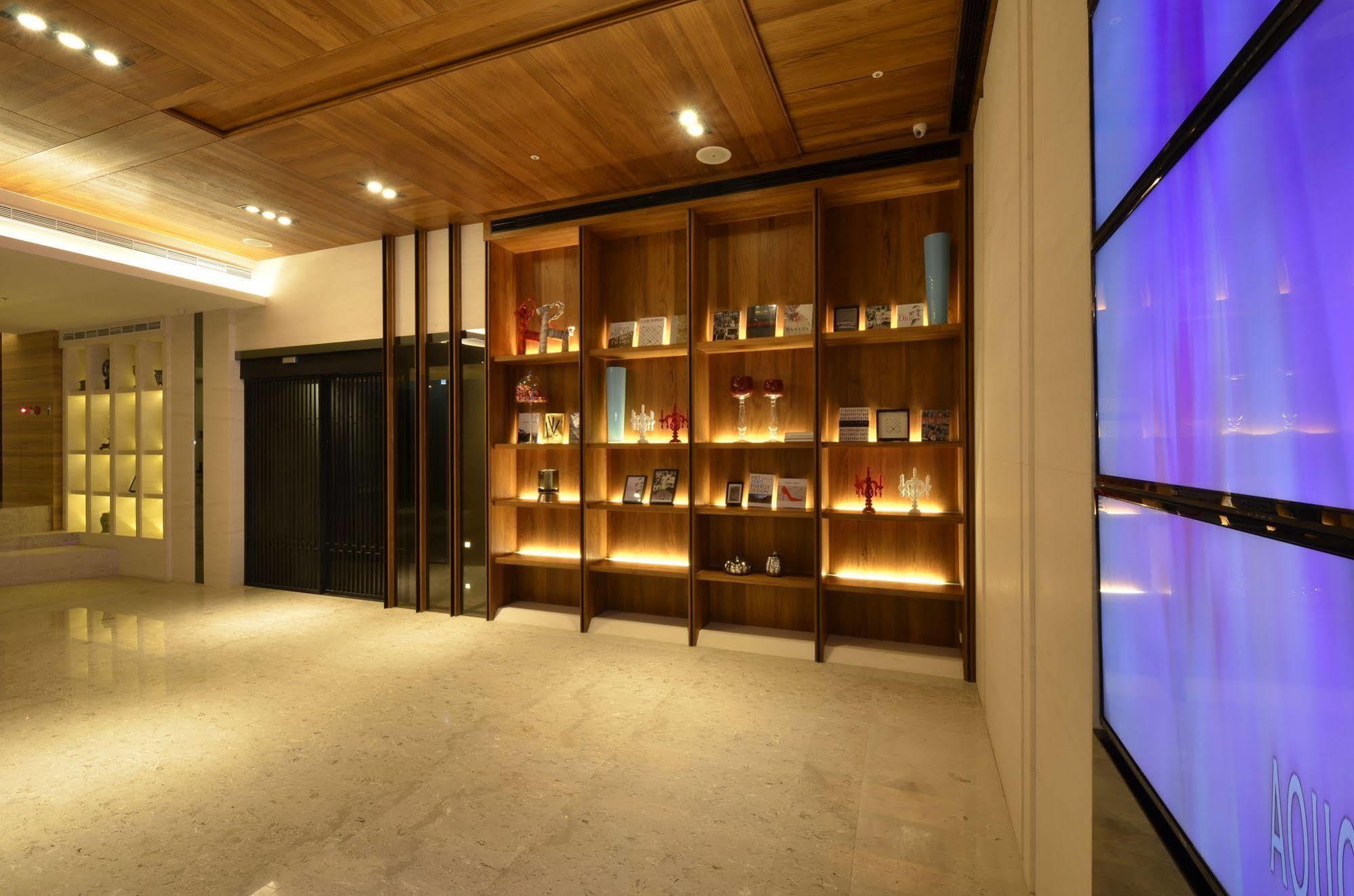 艾美琪 ホテル シックス スター ホステル 台北市 エクステリア 写真