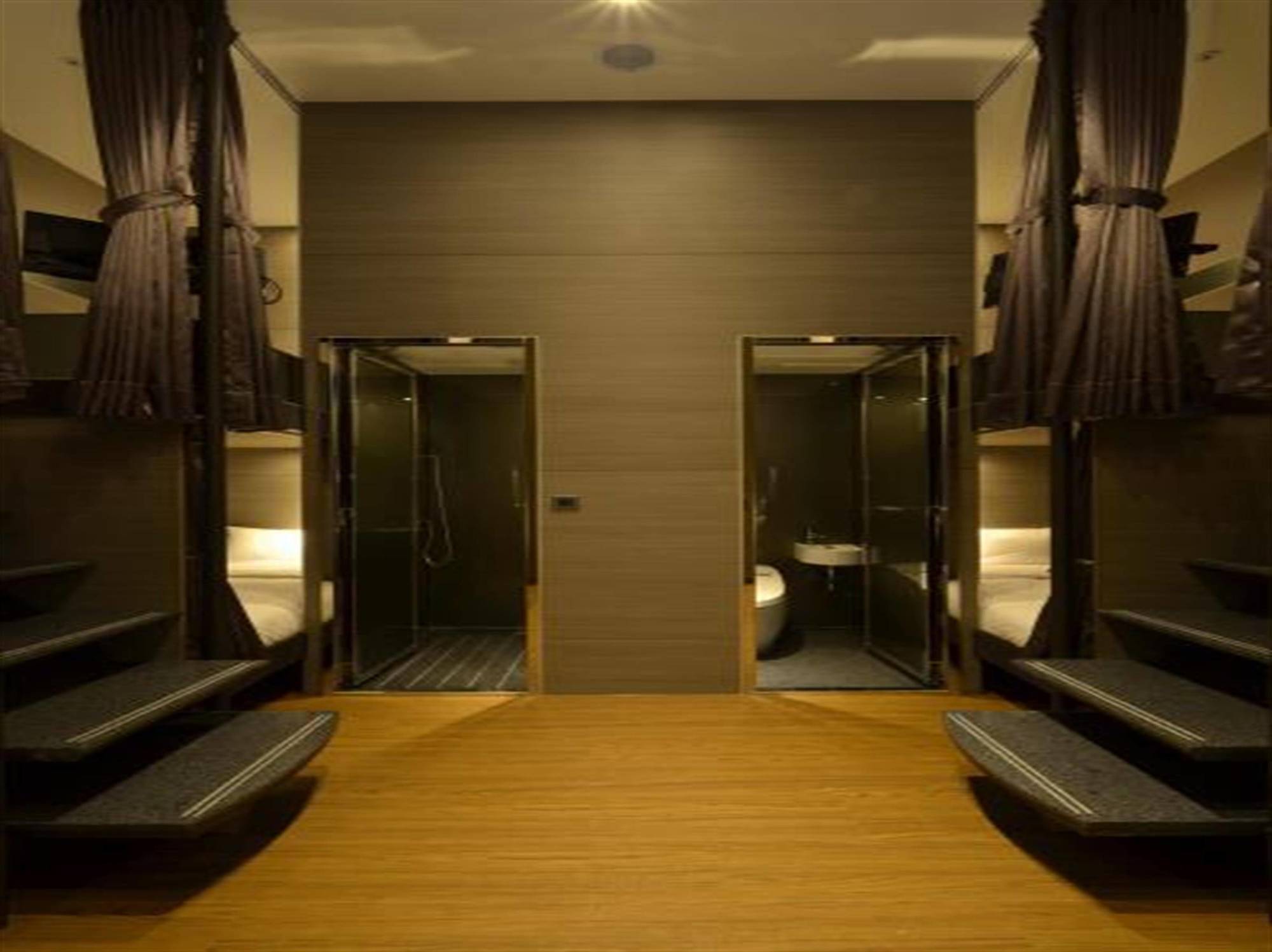 艾美琪 ホテル シックス スター ホステル 台北市 エクステリア 写真