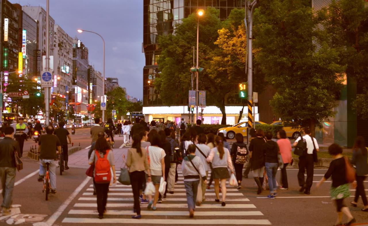 艾美琪 ホテル シックス スター ホステル 台北市 エクステリア 写真