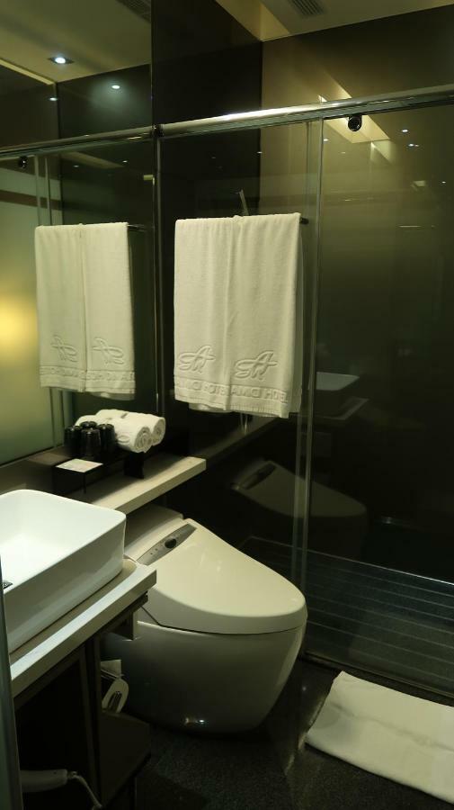艾美琪 ホテル シックス スター ホステル 台北市 エクステリア 写真