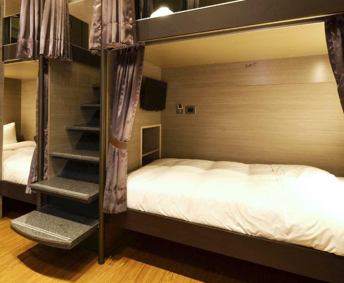 艾美琪 ホテル シックス スター ホステル 台北市 エクステリア 写真